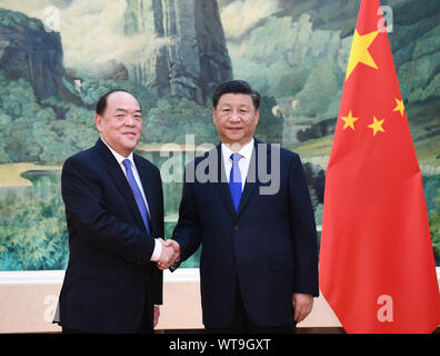 Beijing, Chine. Sep 11, 2019. Le président chinois Xi Jinping rencontre avec Ho Rai Seng, le nouveau et nommé directeur de la Région administrative spéciale de Macao, dans le Grand Hall du Peuple à Beijing, capitale de Chine, le 11 septembre 2019. Credit : Xie Huanchi/Xinhua/Alamy Live News Banque D'Images