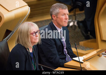 Edinburgh, Royaume-Uni. 5 septembre 2019. Sur la photo : (gauche) Béatrice Wishart MSP ; (droite) Willie Rennie MSP. L'assemblée nouvellement élue pour Shetland, Beatrice Wishart, après la séance des libéraux démocrates Tavish Scott MSP fait relâche forcer un texte d'élection pour Shetland. Colin Fisher/CDFIMAGES.COM Banque D'Images