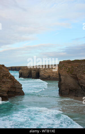 Paysage de la plage des Cathédrales (Aguasantas) en Galice, Espagne Banque D'Images