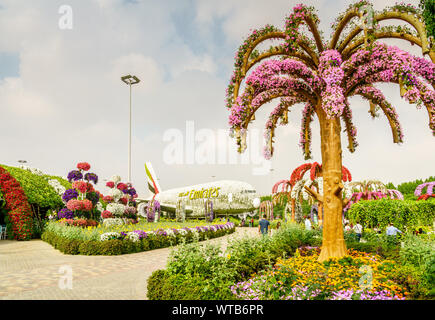 Dubaï, Émirats arabes unis, le 22 décembre 2018 : Miracle Jardin est l'une des principales attractions touristiques de DUBAÏ, ÉMIRATS ARABES UNIS Banque D'Images