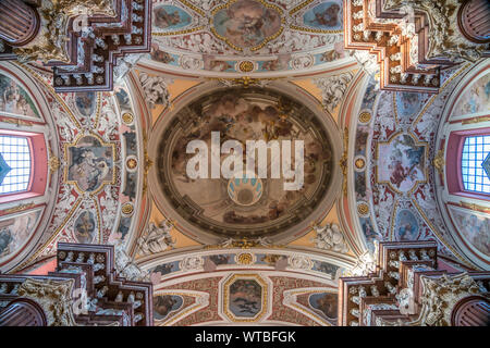 Basilique der Mutter der Kuppel Gottes von der immerwährenden Hilfe und der Heiligen Maria Magdalena à Posen, Polen, Europa | Poznan ou Fara Collegia Banque D'Images