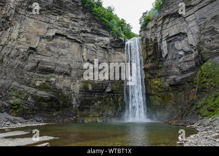 La Belle et des admirables 215 ft en cascade Taughannock Falls State Park. Banque D'Images