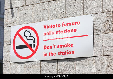 Aucun signe de fumer Gare Termini Rome Italie Banque D'Images