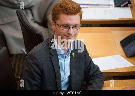 Edinburgh, Royaume-Uni. 5 septembre 2019. Sur la photo : Ross Greer MSP - Ouest de l'Écosse, Affaires étrangères, Éducation et compétences, Culture et médias. Débat du gouvernement écossais : éviter un pas de traiter la sortie de l'UE. Que le Parlement reconnaît que le Royaume-Uni ne devrait en aucun cas quitter l'UE sur un accord de non-base, et condamne la suspension du Premier Ministre du parlement britannique depuis le 9 septembre jusqu'au 14 octobre 2019. Le résultat de la division est : Pour 87, contre 28, abstentions 0. Colin Fisher/CDFIMAGES.COM Banque D'Images