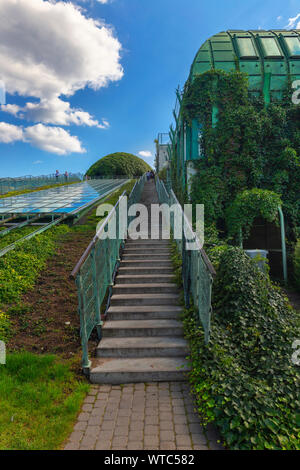 Escalier menant à l'université de Varsovie dans le jardin sur le toit Banque D'Images
