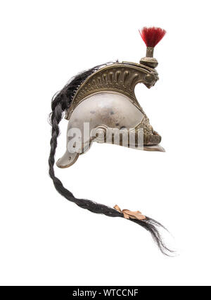 Casque de cuirassiers français du 19e siècle. Le casque a un crâne d'acier avec bordure en laiton, raccords, et une crête avec le repoussé la décoration, le chef Banque D'Images