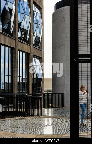 L'architecte Thomas Heatherwick Zeitz Musée d'Art Contemporain à Cape Town's V&A Waterfront precinct a été sculpté à partir d'un silo à grains sur les docks Banque D'Images