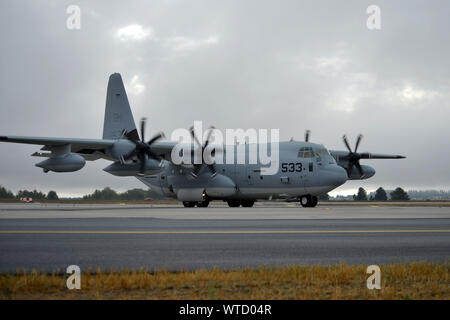 Un U.S. Marine KC-130J de ravitaillement aérien maritime 252 e Escadron de transport, se prépare à décoller à Fairchild Air Force Base, à Washington, au cours de la mobilité 2019, Guardian le 10 septembre 2019. Gardien de la mobilité est la plus importante de l'Air Mobility Command Exercice construit à spectre complet pour tester les limites de leurs capacités et de renforcer les relations internationales et mixte. (U.S. Air Force photo par Airman First Class Ryan Gomez) Banque D'Images