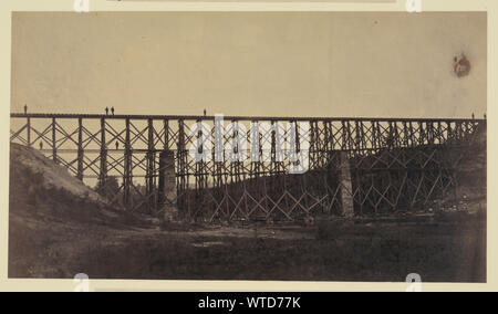 Pont de chemin de fer militaire sur Potomac Creek. Aquia Creek et Fredericksburg Railroad. Construit par U.S.M.R.R. Corps de construction en 40 heures Banque D'Images