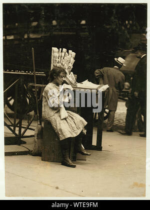 Minnie Paster, 10 ans. Tendant à Bowery & Bond. Les photographies des archives de la Commission nationale sur le travail des enfants (États-Unis) Banque D'Images