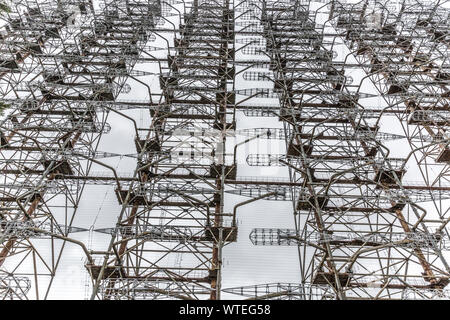 Un fer à repasser ancien structure de l'antenne à Tchernobyl, en Ukraine Banque D'Images