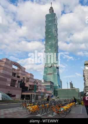 Taipei, Taiwan - le 02 octobre 2016 : Taipei 101. Gratte-ciel historique de Xinyi District. Banque D'Images