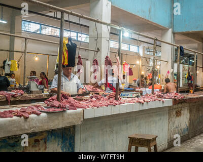 Iquitos, Pérou - 06 Décembre, 2018 : différents types de viande au marché de Belen. L'Amérique latine. Belén Mercado. Banque D'Images