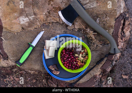 Canneberges fraîches et de fruits secs. Petits fruits rouges et de fruits secs. Les sucreries et les en-cas. Banque D'Images