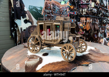 Modèle d'un ancien relais de diligences de l'Ouest dans un espace du fournisseur au Cheyenne Frontier Days célébration dans la capitale du Wyoming Banque D'Images