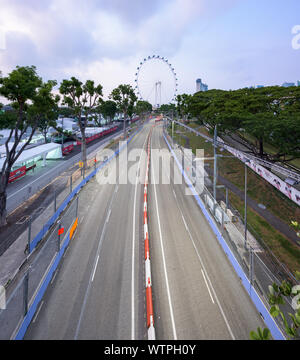 Singapour - 9 Sep 2019 : le circuit de Marina Bay Street s'apprête à accueillir la course de nuit de Singapour Grand Prix de Formule 1. La piste est passin Banque D'Images