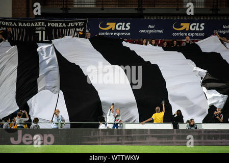 Alessandria, Italie. Sep 11, 2019. Les partisans de la Juventus en action au cours de l'UEFA Women's Champions League match entre la Juventus et les femmes Les femmes de Barcelone au Stadio Giuseppe Moccagatta le 11 septembre 2019. Les femmes plus Barcellona remporté 2-0 Juventus Femmes à Alessandria, Italie (photo de Alberto Gandolfo/Pacific Press) Credit : Pacific Press Agency/Alamy Live News Banque D'Images