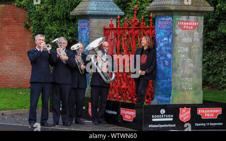 À l'embargo 0001 vendredi 13 septembre la soeur de John Lennon et président honoraire de la Strawberry Field project Julia Baird, au cours de l'ouverture de l'ancien champ de fraises maison d'enfants à Liverpool, rendu célèbre par la chanson des Beatles, qu'il s'ouvre au public pour la première fois en 70 ans. PA Photo. Photo date : mercredi 11 septembre, 2019. Voir l'activité de bienfaisance histoire la fraise. Crédit photo doit se lire : Peter Byrne/PA Wire Banque D'Images