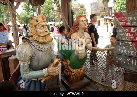 Shanghai, Shanghai, Chine. Sep 12, 2019. Shanghai, Chine - Shanghai Disneyland populaires projets punch-in : Mulan, Dream Garden Princess Castle, cartoon parade float IP, toy show de mobilisation, le somnambulisme Alice Wonderland Labyrinthe, l'avenir du concept car, Winnie l'ours aventures, Port des Caraïbes de la piraterie et des spectacles de théâtre, etc. Crédit : SIPA Asie/ZUMA/Alamy Fil Live News Banque D'Images