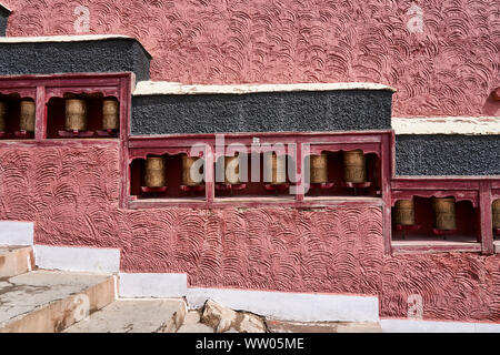 Roues de prière dans le monastère de Thiksey près de Leh, Ladakh, Banque D'Images