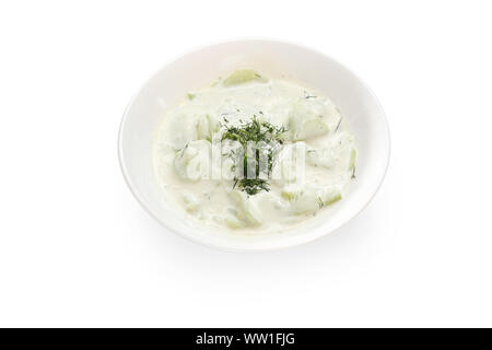 Salade de concombre. Ingrédients pour dish against white background Banque D'Images