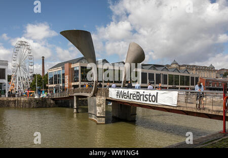 Pero's Bridge, Bristol Harbourside, St Augustine's Reach, ville de Bristol, Angleterre, ROYAUME-UNI Banque D'Images