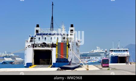 Ro-Ro AGIA THÉODORA,/,Navire à passagers,Ferry Port de Corfou Corfou Corfou,,,Corcyre,grèce,Îles Ioniennes Banque D'Images