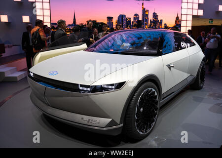 Francfort, Allemagne - Sep 10, 2019 : Hyundai 45 reveiled EV Concept car au Salon de l'automobile IAA de Francfort 2019. Banque D'Images