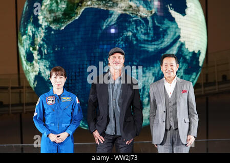 L'acteur Brad Pitt assiste à la conférence de presse pour son film 'Ad Astra' le 12 septembre 2019, au Miraikan à Tokyo, Japon. Pitt accueilli Mamoru Mohri (R), ancien astronaute et chef Directeur exécutif du Miraikan, astronaute et Naoko Yamazaki (L) sur scène. Le film s'ouvre le 20 septembre au Japon. Credit : Tomoko Tanaka/AFLO/Alamy Live News Banque D'Images