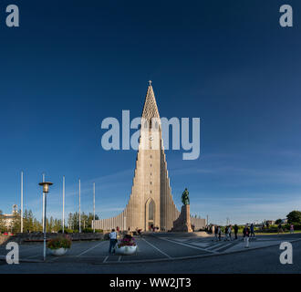 L'église Hallgrimskirkja, Reykjavik, Islande Banque D'Images