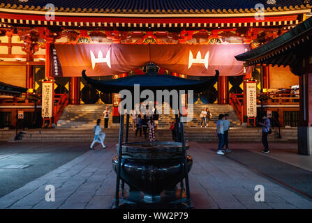 Le Temple d'Asakusa Kannon de nuit Banque D'Images