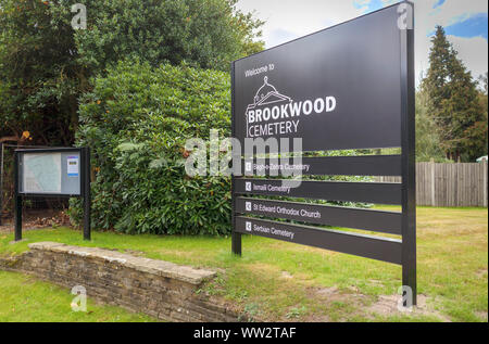 En signe de la route n'est rien en dehors du cimetière cimetière de Brookwood (Sud), près de Days et Pirbright, Woking, Surrey, Angleterre du Sud-Est, Royaume-Uni Banque D'Images