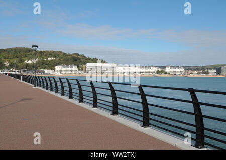 La nouvelle jetée de 550 mètres sur l'ouest des quais à Dover Kent qui fait partie de la communes Programme de renaissance. Banque D'Images