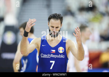 Shanghai, Chine. Sep 12, 2019. Dalmacija Hvar Villa Vojtech de la République tchèque réagit au cours de la jeux de classification 5-8 entre la Pologne et la République tchèque à la FIBA 2019 Coupe du Monde à Shanghai, la Chine orientale, le 12 septembre 2019. Credit : Ding Ting/Xinhua/Alamy Live News Banque D'Images