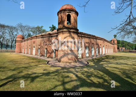 La mosquée Ville de Bagerhat est un UNESCO World Heritage Site, Soixante Dome mosquée ou Shait Gumbad mosque, Bangladesh Banque D'Images