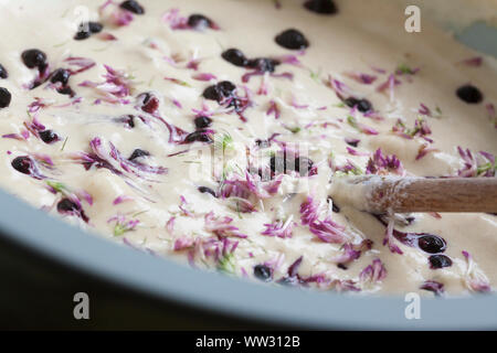 Pfannkuchen mit Blaubeeren Blaubeer-Pfannkuchen Rotklee, und, Pfannekuchen Blaubeerpfannkuchen, Economical, wird, gerürhrt Wiesen-Kl Heidelbeere Blaubeere,, Banque D'Images