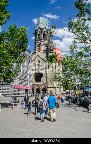 L'Église du Souvenir Kaiser Wilhelm, surtout connu comme Gedächtniskirche est une église protestante est affilié à l'Eglise évangélique de Berlin. Banque D'Images