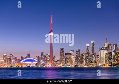 Vue sur la ville de Toronto et skyline at night, Ontario, Canada