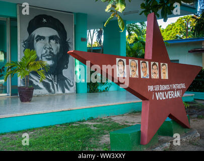 Œuvres des cinq Cubains et du Che Guevara à Cuba Banque D'Images