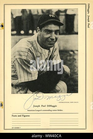 Photo autographiée de Joe DiMaggio le célèbre joueur de baseball superstar avec les Yankees de New York qui était marié à Marilyn Monroe. Banque D'Images