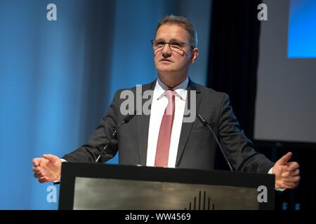 Hanovre, Allemagne. Sep 12, 2019. Stephan Manke, Secrétaire d'État au Ministère de l'Intérieur et du Sport de Basse-Saxe, prend la parole à l'événement de lancement de la campagne de sécurité de l'information du ministère de l'intérieur de Basse-Saxe. Credit : Sina Schuldt/dpa/Alamy Live News Banque D'Images