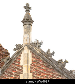 Héraldique sculpté bêtes et créatures mythologiques sur la ligne de toiture d'Hampton Court Palace, le roi Henri VIII et le Cardinal Wolsey builders et les résidents Banque D'Images