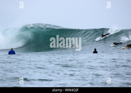 Free surf à Kuta Bali reef Banque D'Images