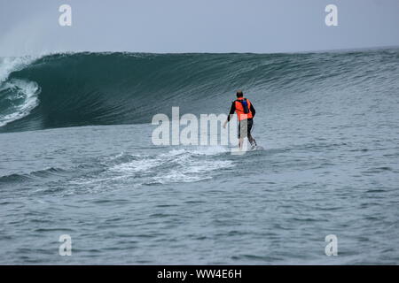 Free surf à Kuta Bali reef Banque D'Images