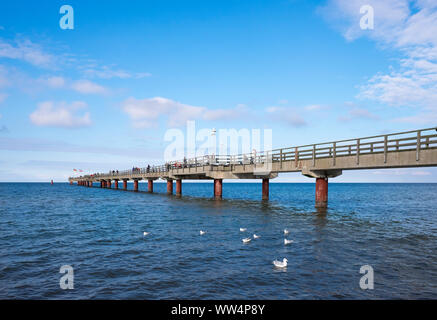 Jetée sur la mer Baltique à Prerow, DarÃŸ SS-Zingst, Forêt Noire, Bade-Wurtemberg, Allemagne Banque D'Images