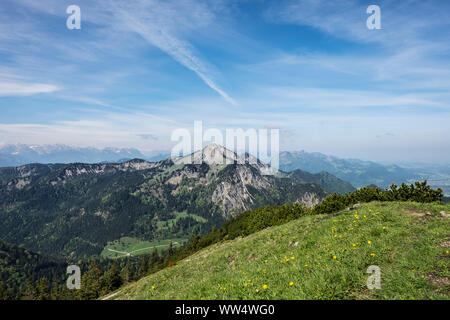 Vue depuis le Hochfelln au Hochgern, Alpes de Chiemgau, Chiemgau, Haute-Bavière, Bavière, Allemagne Banque D'Images