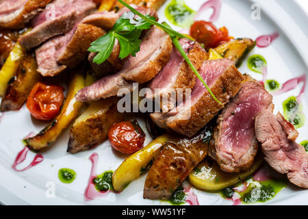 Rosbif Gourmet plat avec une viande saignante et extrêmement détaillée. Banque D'Images