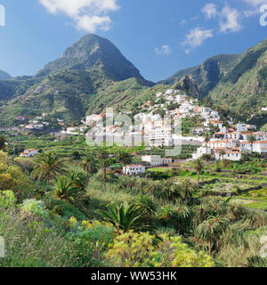 La guancha, twin rocks, Roques de San Pedro, les plantations de bananes, la Gomera, Canary Islands, Spain Banque D'Images