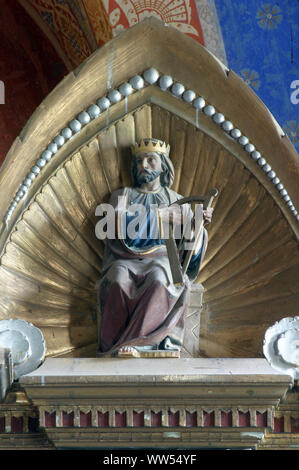 Statue du Roi David sur le maître-autel dans l'église de la naissance de la Vierge Marie à Sveta Marija pod Okicem, Croatie Banque D'Images