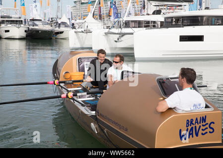 Southampton, UK. 13 Sep, 2019. Médaillée d'or aux Jeux Olympiques d'aviron, James Cracknell assiste à Southampton Boatshow International. Pour promouvoir les ondes du cerveau qui rament à partir de l'Australie à l'Afrique la création d'un environnement unique pour générer des données de recherche de l'inestimable et critique de ceux qui vivent avec la maladie de Parkinsons conditions et le SSPT. Credit : Keith Larby/Alamy Live News Banque D'Images